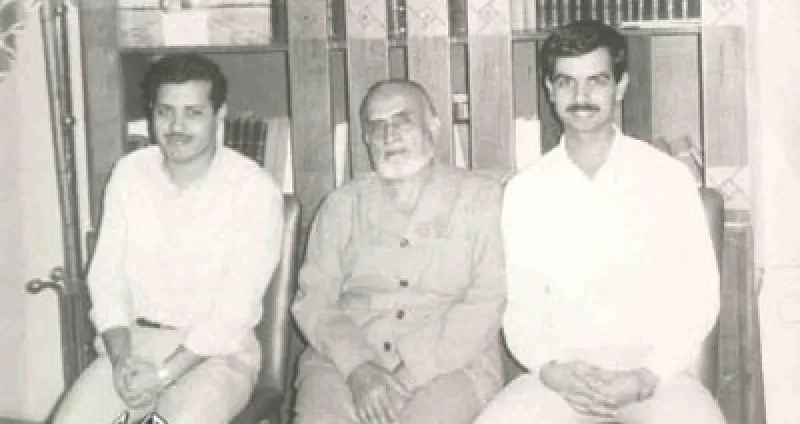 لماذا تحول مكتب مصطفى مشهور إلى مخزن ؟