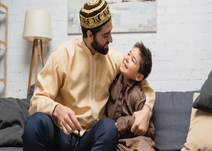 سلسلة تربية الأبناء من خلال سورة لقمان (5) الاعتدال والوسطية وتربية الأبناء على قيم الاستقامة